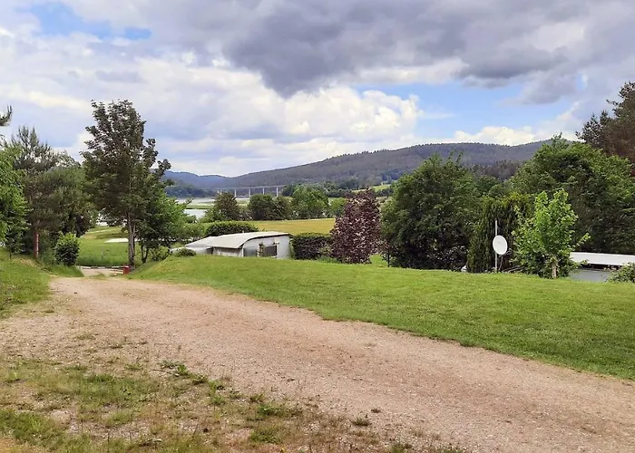 Kamp alanı Campingstellplatz Haus Seeblick *
